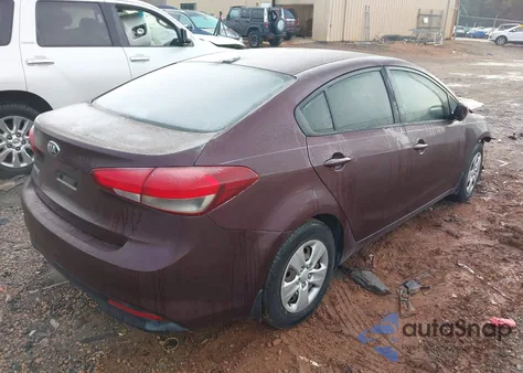 2017 Kia Forte Lx z USA, uszkodzony, nr VIN 3KPFK4A79HE137027